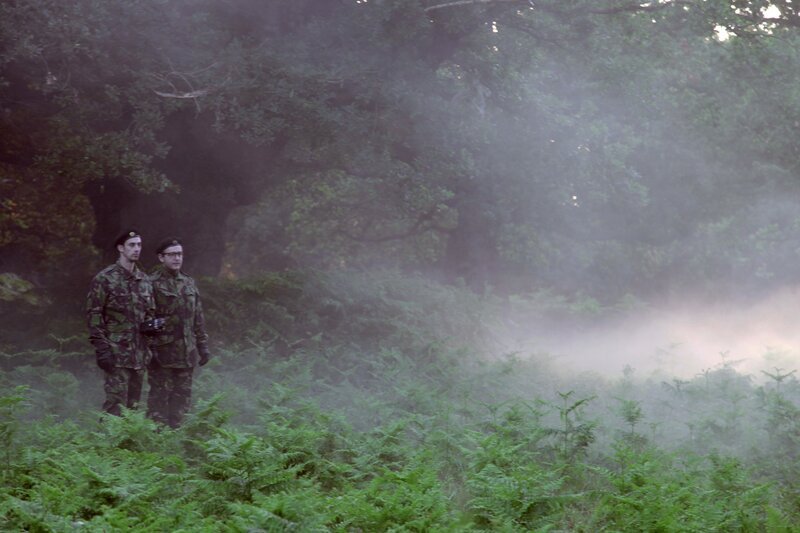 Schauspieler als USAF-Soldaten, die Jim Penniston und John – Bild: PLURIMEDIA (National Geographic Channels)