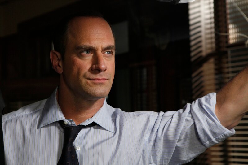 Auch privat steht für Detective Elliot Stabler (Christopher Meloni) eine Hiobsbotschaft ins Haus: Sein Sohn und dessen Freund sind seit einer Prügelei in der Schule verschwunden. – Bild: RTI S.p.A. Interactive Media