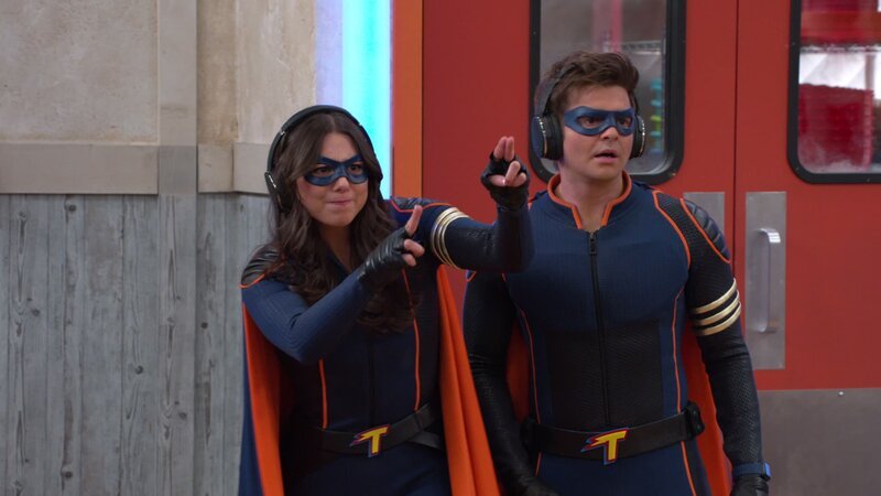 v.li.: Phoebe Thunderman (Kira Kosarin), Max Thunderman (Jack Griffo) – Bild: Paramount