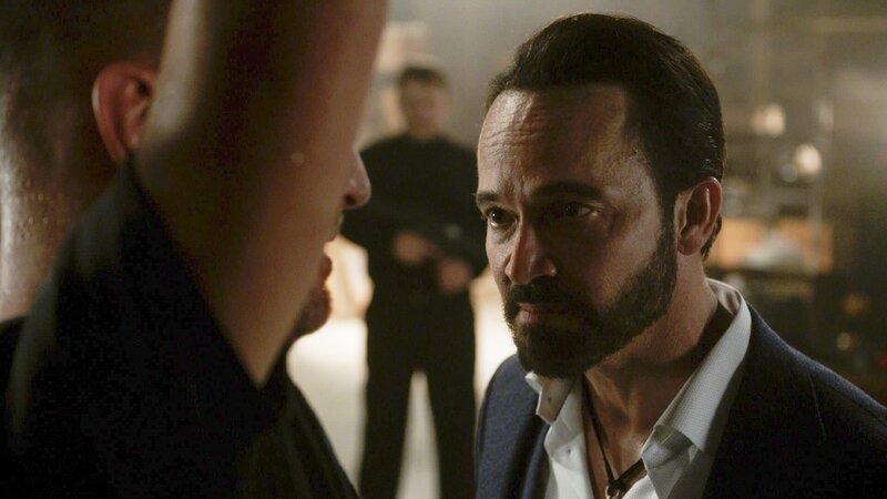Roger Floyd (Enzo Lemaire). – Bild: CBS Roger Floyd (Enzo Lemaire). – Bild: CBS