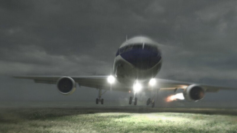 Auf ihrem Weg von Istanbul steuert die Maschine des Turkish Airline Fluges 1951 Amsterdam an. Der Landung steht nichts im Wege, doch während der letzten Minuten in der Luft, fällt das Flugzeug plötzlich vom Himmel und kracht in ein schlammiges Feld … – Bild: KA1D /​ Cineflix