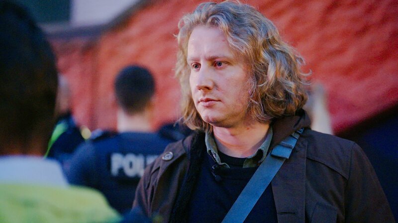  Begleitete Ermittler über Monate. NDR Autor Simon Hoyme.  – Bild: NDR