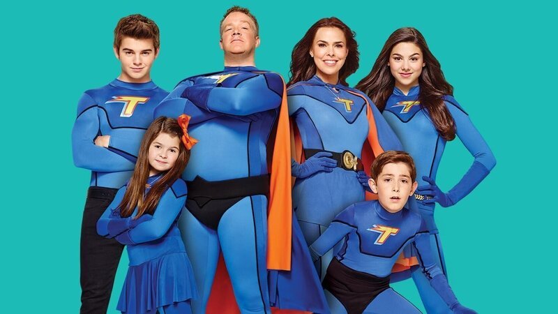 (v.l.) Max (Jack Griffo), Nora (Addison Riecke), Hank (Chris Tallman), Barb (Rosa Balsi), Phoebe (Kira Kosarin) und Billy (Diego Velazquez) – Bild: RTL