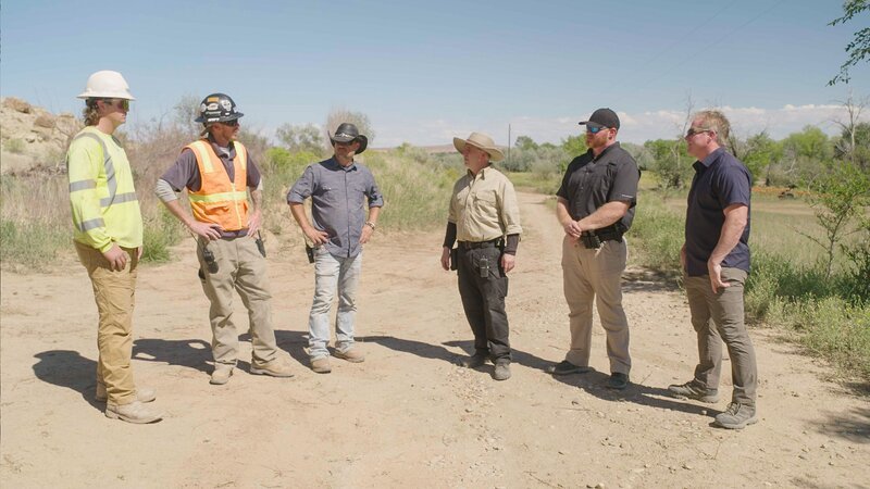 Thomas Winterton (3.v.l.), Erik Bard (3.v.r.), Kaleb Bench (2.v.r.), Travis Taylor (r.) – Bild: History