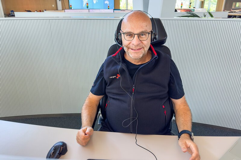 Notrufzentrale
Staffel 1
Peter Salzgeber arbeitet seit 14 Jahren als Calltaker bei der Rega.
2025 – Bild: SRF1