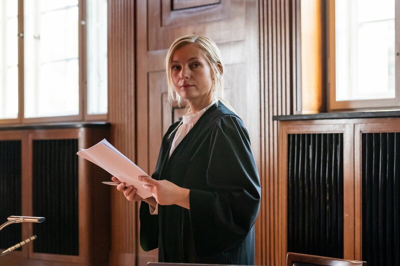 Judith (Nadja Uhl) will Gerechtigkeit und hält entschlossen ihr Schlussplädoyer. – Bild: ZDF und Christoph Assmann