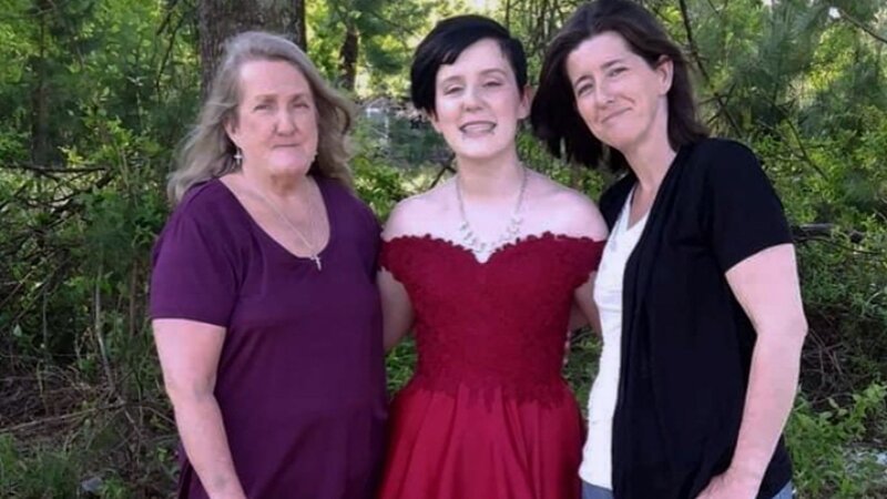 Gruppenfoto von drei Frauen. – Bild: Crime + Investigation /​ A+E Networks