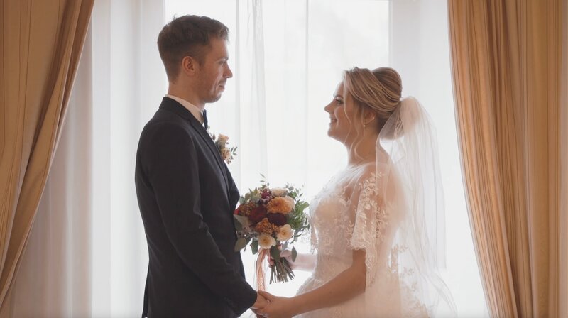 Russland will mit archaischen Geschlechterrollen der schrumpfenden Einwohnerzahl entgegenwirken. Doch die Mehrheit der russischen Ehen scheitert. – Bild: ZDF und Barbara Necek, Anastassia Metral