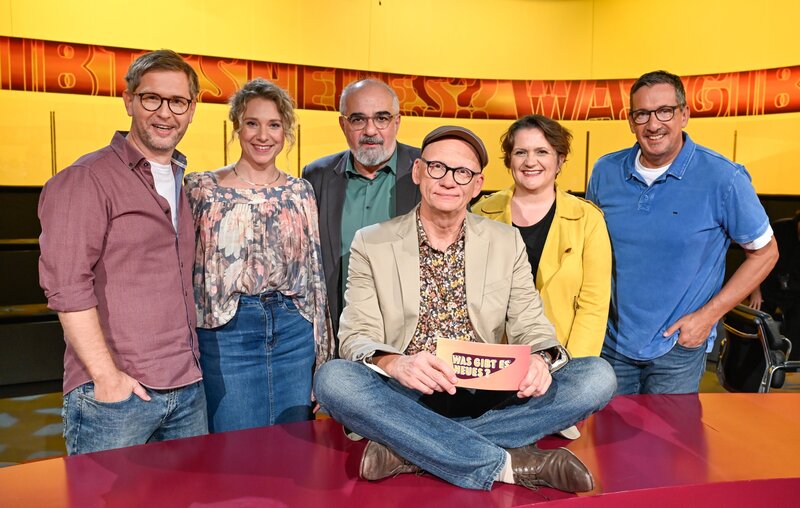Joachim Brandl, Jennifer Frankl, Michael Niavarani, Oliver Baier, Magda Leeb, Viktor Gernot. – Bild: ORF/​Thomas Jantzen