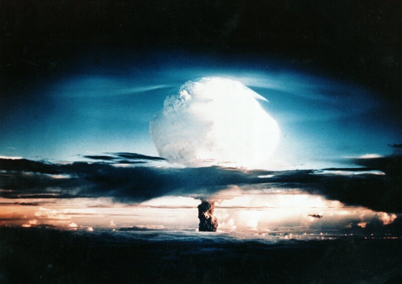 Ein Gespenst geht um, das nach dem Kalten Krieg aus der Geschichte verschwunden zu sein schien: Wie wahrscheinlich ist ein Atomkrieg in Europa? Und was ist vom Zivilschutz in Deutschland übrig geblieben? „ZDF-History“ geht auf Spurensuche. – Bild: ZDF und contrast press