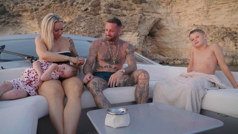 Christian und Dominique Eckerlin mit ihren Kindern – Bild: RTL