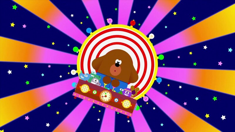Duggee lädt die Quirlies zu einer spannenden Zeitreise in seiner Zeitmaschine ein. – Bild: WDR/​BBC Studios/​Studio AKA