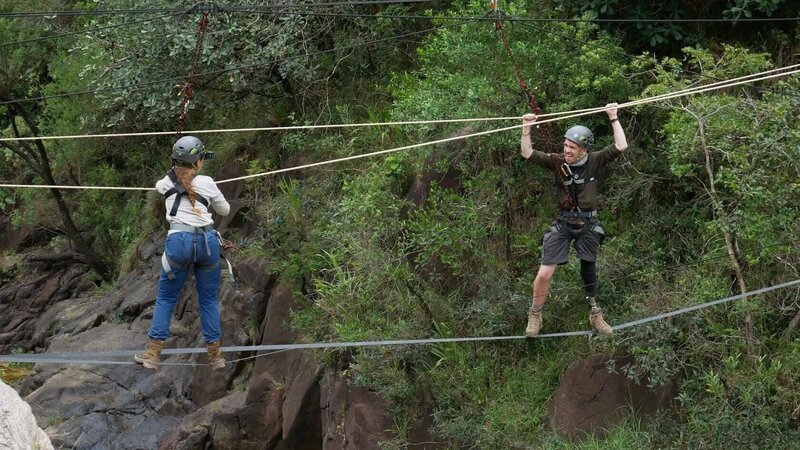 L-R: Immie und Jethro – Bild: Warner Bros. Discovery