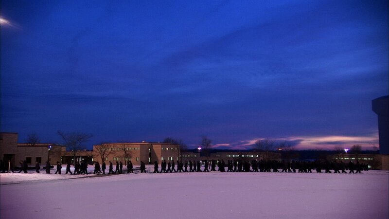 Go on a year-long journey behind bars, following the lives of those who work and serve time in one of the toughest correctional systems in the Unites States. Everything for the wardens and inmates here revolves around life: serving it, living it, and taking it back. – Bild: part2pictures