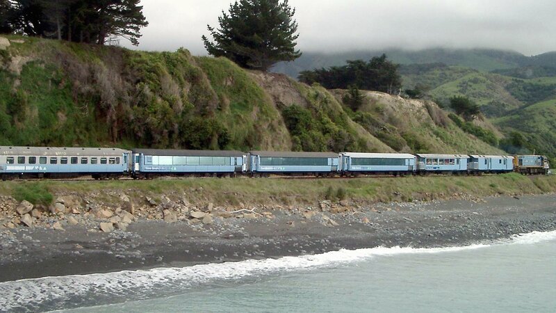 Neuseelands Eisenbahnen sind wegen ihrer spektakulären Streckenführung legendär. – Bild: 3sat