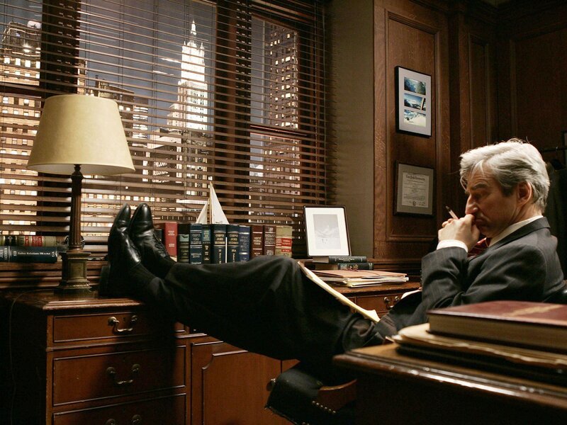 Staatsanwalt Jack McCoy (Sam Waterston) lässt der neueste Fall keine Ruhe. – Bild: RTL