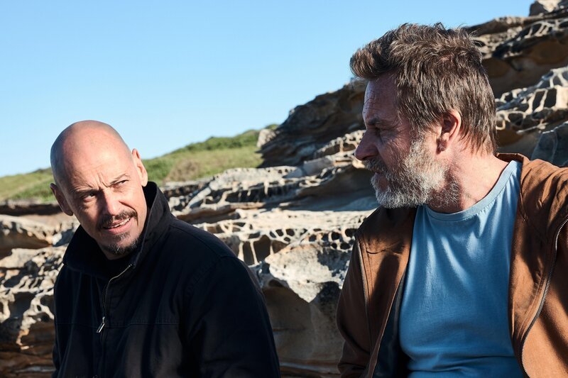 Ray Shoesmith (Scott Ryan, l.); Dirk (Ben Oxenbould, r.) – Bild: FX Networks, LLC /​ Joel Pratley