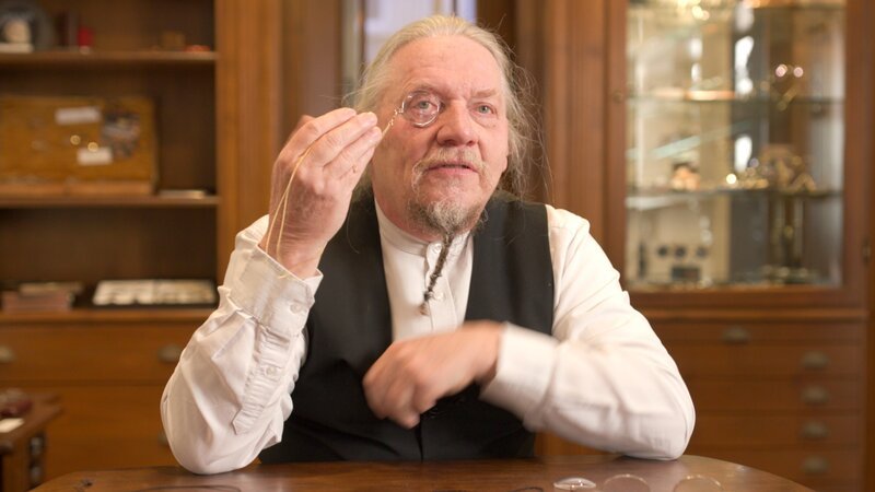 Für den einseitigen Durchblick. – Bild: ZDF und Steffen Bohn