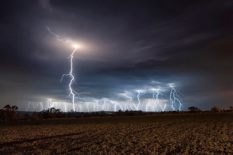 A Dramatic Lightning Thunderstorm Photo with Multiple Lightning Strikes, Magaliesburg, Gauteng Province, South Africa – Bild: /​ (C) Mitchell Krog Prometheus Entertainment (C)HISTORY Photocredit Mandatory, Editorial Use Only, No Archive, No Resale/​Mitchell Krog/​Mitchell Krog