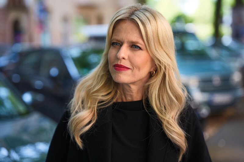 Zum Geburtstag hat das Schicksal eine große Überraschung für Patrizia (Miriam Lahnstein) parat … – Bild: RTL /​ Stefan Behrens /​ Teufelin mit Herz