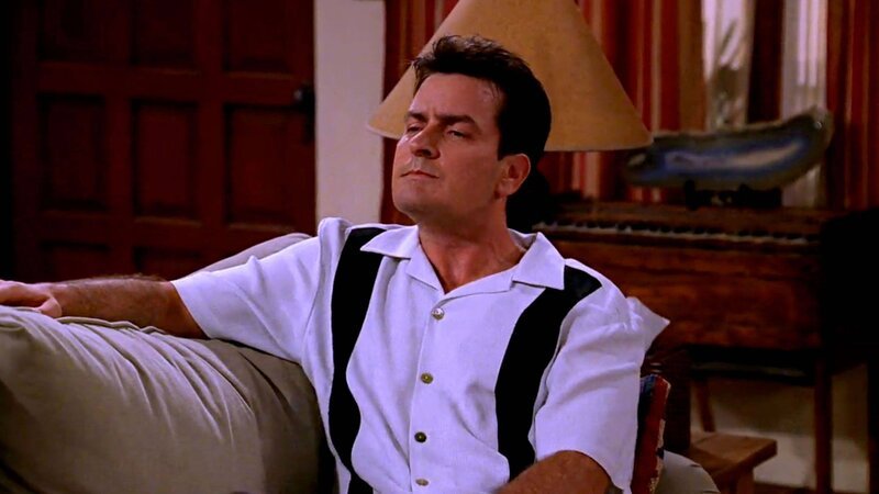Charlie (Charlie Sheen) – Bild: Warner Brothers Charlie (Charlie Sheen) – Bild: Warner Brothers