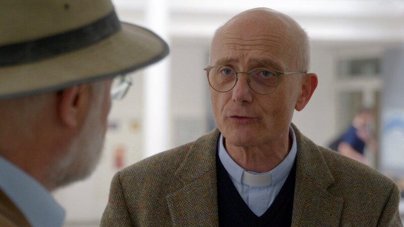 Humor ist mehr als ein Witz. Er ist eine Kraft, die Menschen verbindet, Konflikte entschärft und uns sogar gesünder macht. Harald Lesch (l.) und Thomas Schwartz (r.) diskutieren, warum Lachen unverzichtbar ist. – Bild: Gruppe5 /​ ZDF