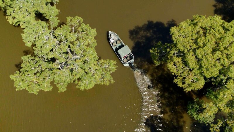 Boat in the Louisiana swamp. – Bild: National Geographic/​Eric Coughlin