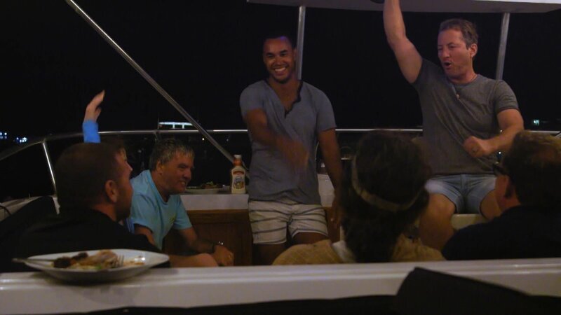 Darrell Miklos (l.) – Bild: Warner Bros. Discovery Darrell Miklos (l.) – Bild: Warner Bros. Discovery