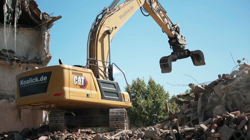Lauchhammer steht für Glanz und Elend einer Industriestadt. Vor 300 Jahren begann in der Lausitz die Metallverarbeitung, später wurde der Ort DDR-Zentrum der Kohleindustrie. Nach der Wende folgte der Absturz. Heute kämpft Lauchhammer um einen neuen Anfang. – Bild: rbb