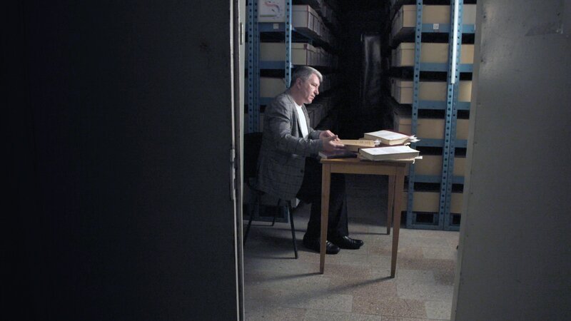 In den KGB-Akten findet sich auch ein Dokument, das nur wenige Stunden nach der Explosion erstellt wurde. Es belegt, dass Pripjat sofort vom Rest der Welt abgeschottet wurde. – Bild: Blinks Films /​ Public Media Distribution /​ WeltN24 GmbH