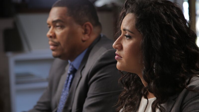 Fatima Silva and Chris Anderson Silva listen to the reactions of the convict’s family during the reveal. – Bild: Discovery Communications, LLC