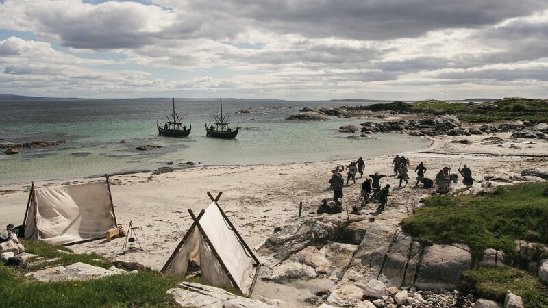 Blick auf die Kämpfe der Wikinger, Galway, Irland. – Bild: ORF/​Interspot Film/​Martin Maguire