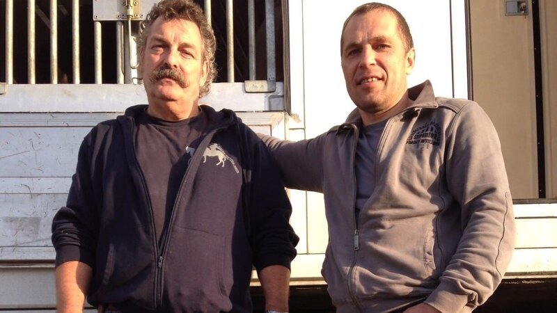 Florian brings precious cargo – a Mitsubishi race car – to the Baltic Sea coast. Meanwhile, after a complex renovation, Martin is going on tour with his brand-new truck. – Bild: Discovery Communications