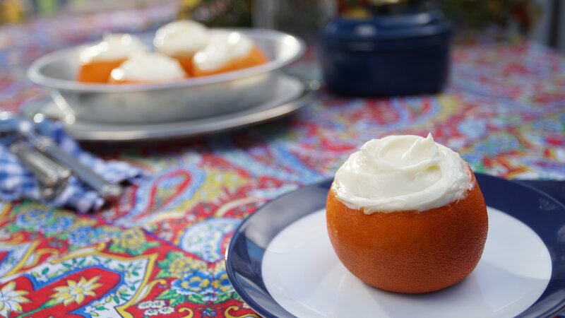 Grilled Creamsicle Cake, as seen on Baked in Vermont Season 2. – Bild: Television Food Network, G.P.