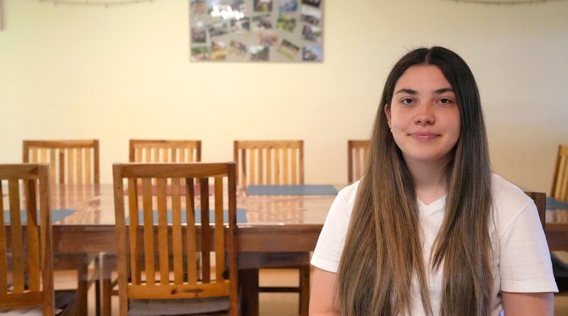 Julia, ihr Traum war es schon immer Polizistin zu werden. – Bild: HR