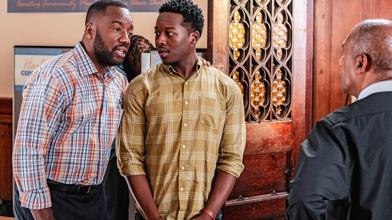 „Unfriended“ – The „God“ account unfriends Miles after he’s reluctant to act on the latest friend suggestion, a young woman who is dealing with emotional trauma following the death of her sister. Also, Cara reconnects with her ex-boyfriend, Eli (Kyle Harris); Jaya (Shazi Raja) stuns Rakesh with some news; and Arthur is uncomfortable when Miles turns to his Uncle Terrance (Malik Yoba) for advice instead of him. Pictured L to R: Malik Yoba as Terrance, Brandon Micheal Hall as Miles Finer, Joe Morton as Reverend Arthur Finer. – Bild: Warner Bros. Entertainment Inc. /​ David Giesbrecht