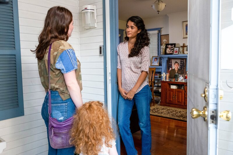 Emma Kenney (Debbie Gallagher), Danube Hermosillo (Pepa Delgado). – Bild: ORF/​TELE-München/​Warner/​Showtime/​Beth Dubber