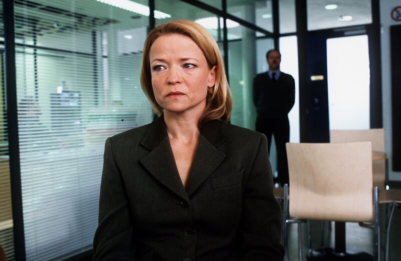 Michou Friesz (Sabine Harbeke). – Bild: ORF 1