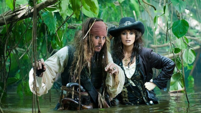 L-R: Captain Jack Sparrow (JOHNNY DEPP), Angelica (PENÉLOPE CRUZ) – Bild: FOXS / FOX HD L-R: Captain Jack Sparrow (JOHNNY DEPP), Angelica (PENÉLOPE CRUZ) – Bild: FOXS / FOX HD