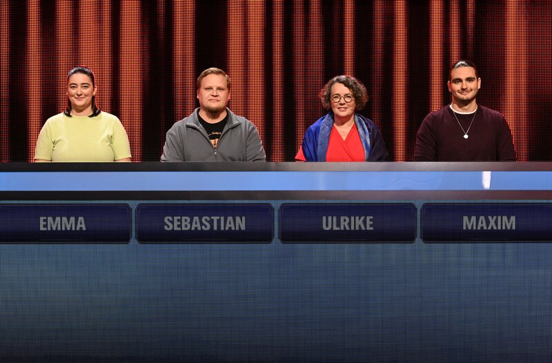 Die Kandidat:innen (v.l.n.r.): Emma Häuser, Sebastian Volkmann, Ulrike Dernbach-Steffl und Maxim Lubimsky. – Bild: ARD/​Uwe Ernst