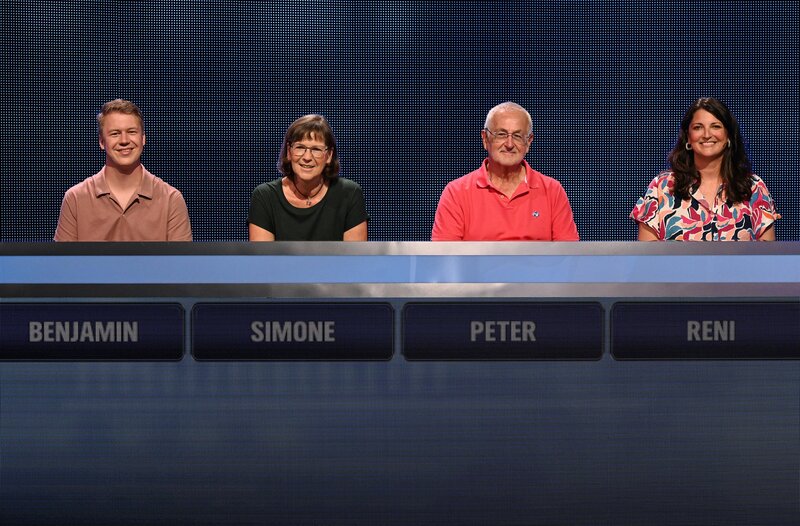 Die Kandidat:innen (v.l.n.r.): Benjamin Pekrul-Große, Simone Böhm, Peter Baetzel und Renate „Reni“ Bauszus. – Bild: ARD/​Uwe Ernst