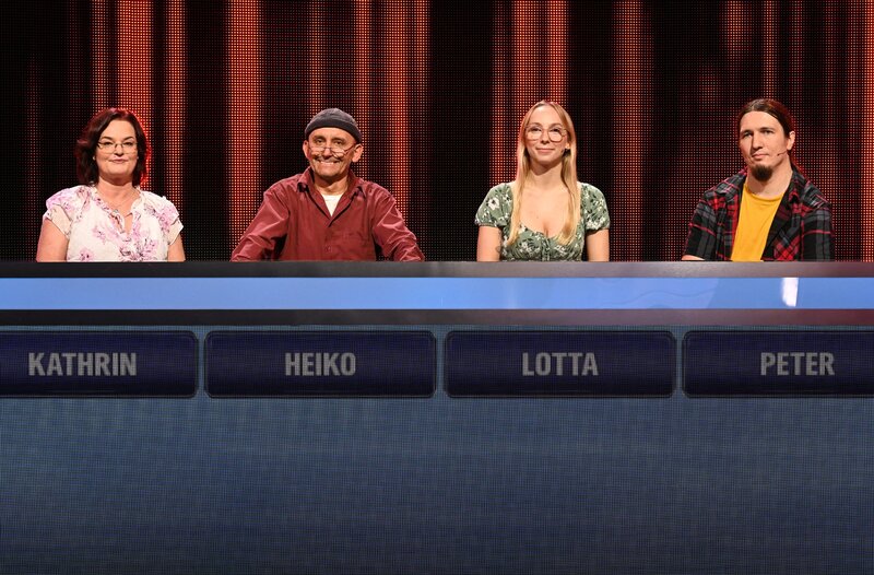 Die Kandidat:innen (v.l.n.r.): Kathrin Beckmann, Heiko Müller, Lotta Sinzig und Peter Lenz. – Bild: ARD/​Uwe Ernst