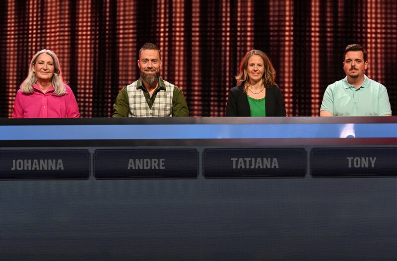Die Kandidat:innen (v.l.n.r.l): Johanna Westermaier, Andre Graziola, Tatjana Peters und Tony Prestin. – Bild: ARD/​Uwe Ernst