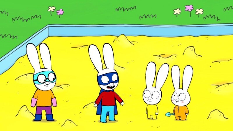 Im Sandkasten wartet schon eine neue Mission auf Ferdinand (l.) und Simon (M. l.). Sie sollen die vermisste Schaufel von Franz (M. r.) und dessen Freund Paul (r.) finden. – Bild: PLURIMEDIA (Go-N Productions)