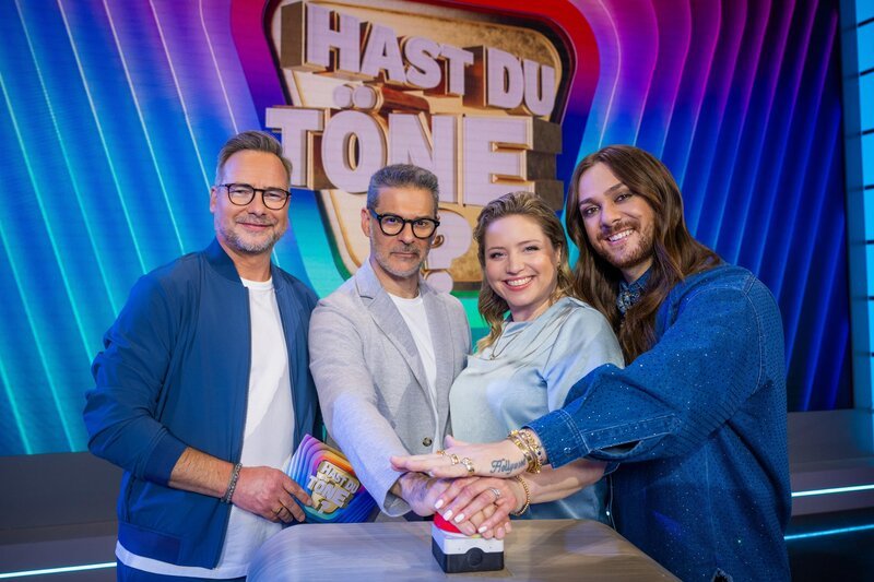 (v.l.n.r.) Matthias Opdenhövel; Rick Kavanian; Caroline Frier; Riccardo Simonetti – Bild: Joyn /​ Willi Weber