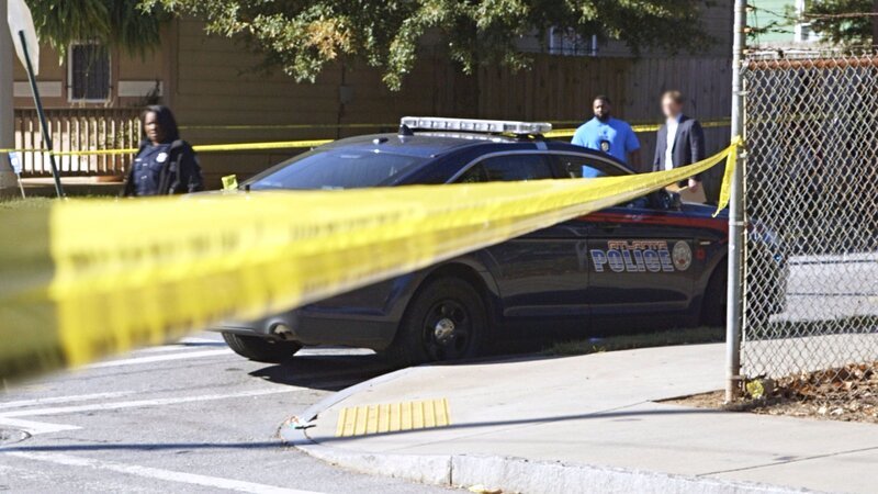 Polizeiauto in der Nähe des Tatorts – Bild: boxftp Unit /​ Crime + Investigation /​ A+E Networks