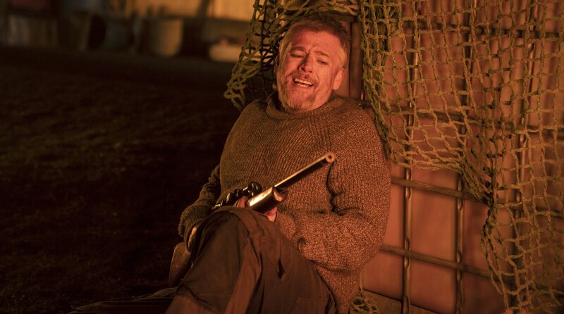 Ex-Soldat Logan Creggan (Stephen McCole) gerät in den Fokus der Ermittlungen. – Bild: ARD Degeto/​ITV Studios Global