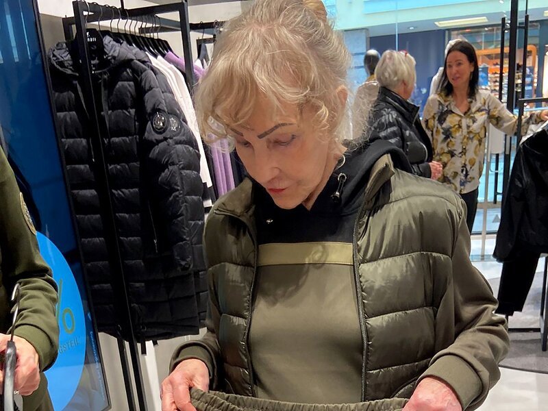 Motto in Hamburg: Beautiful Blouson! Kreiere einen Look rund um die Trendjacke!, Tag 3: Antje – Bild: RTL /​ Constantin Ent.