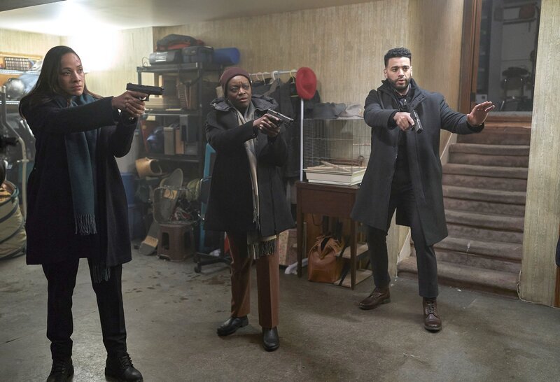 Nikki Batista (Dania Ramirez), Kemi Adebayo (Adeola Role), Mike Sherman (Ryan Broussard) – Bild: Philippe Bosse /​ Philippe Bosse/​Fox/​Sony Pictures Television /​ ©Fox