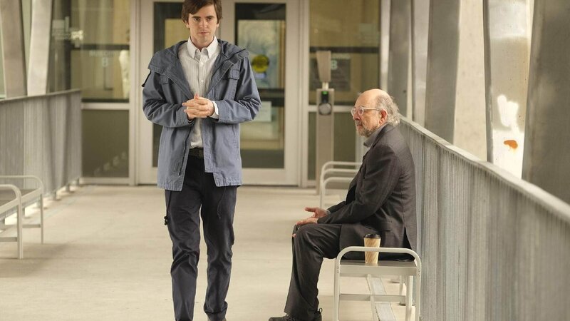 Dr. Shaun Murphy (Freddie Highmore, l.), Dr. Aaron Glassman (Richard Schiff). – Bild: TVNOW /​ American Broadcasting Companies, Inc.